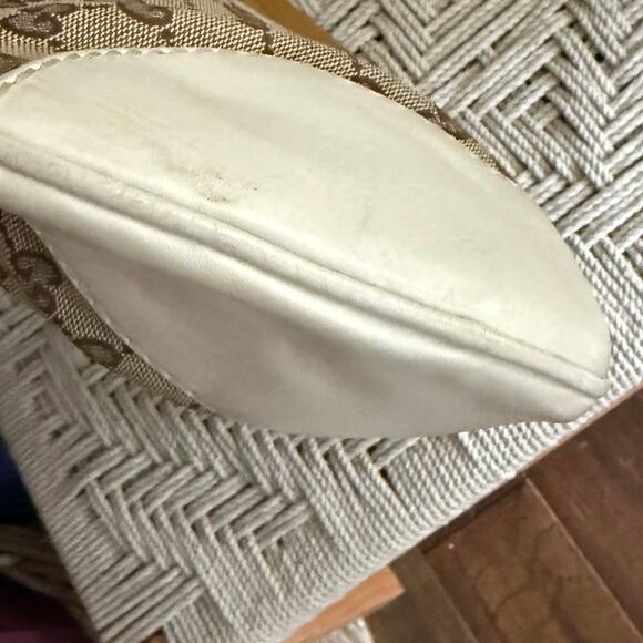 Gucci Vintage Canvas and Leather Shoulder Bag - Picture 9 of 9